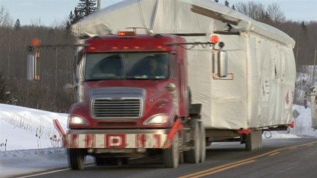Le convoi en route vers Cochrane