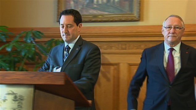 Le maire de Montréal, Gérald Tremblay, et le président du comité exécutif de la Ville de Montréal, Michael Applebaum, en point de presse, le 12 janvier 2012.