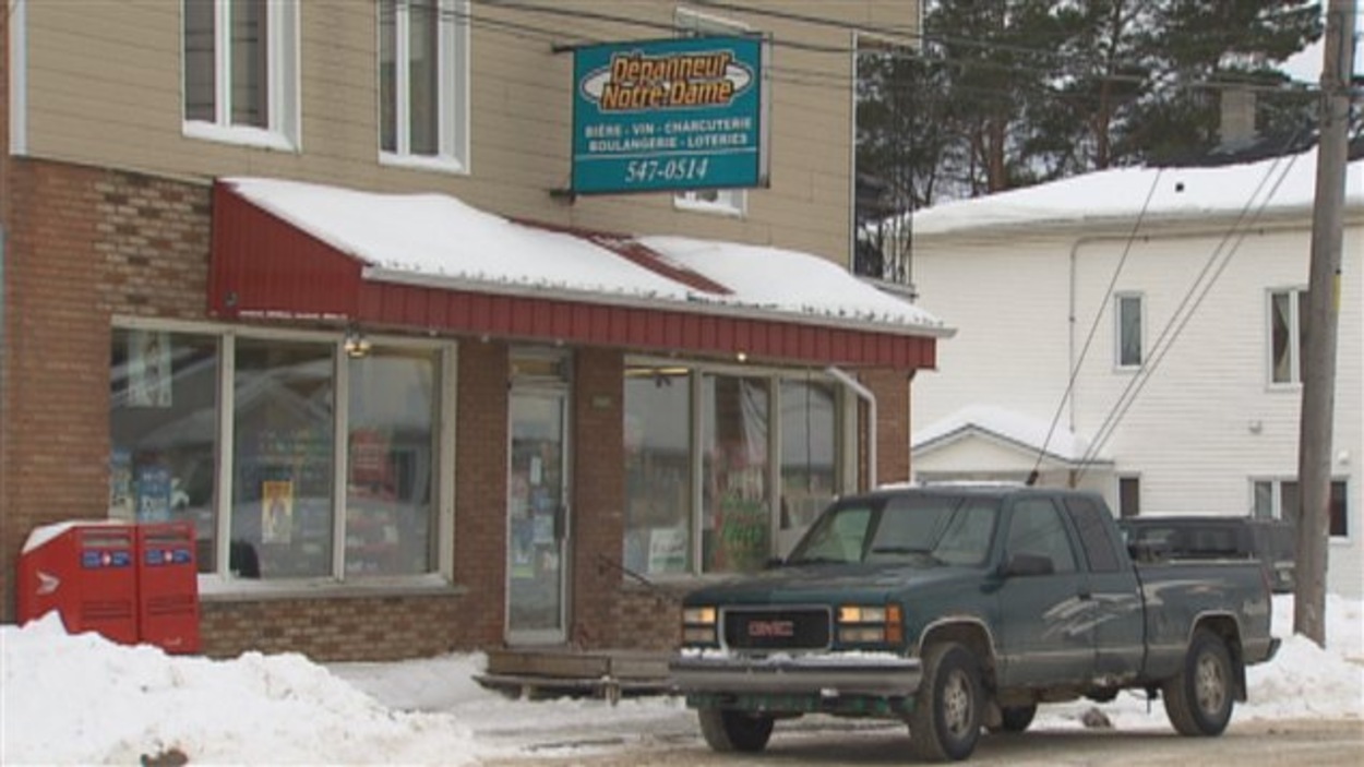 Vol qualifié dans un dépanneur de Jonquière RadioCanada