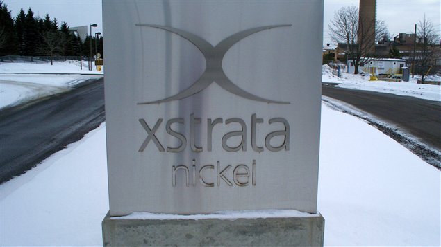 Fusion confirmée entre Xstrata et Glencore | Radio-Canada
