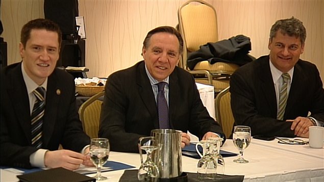Le chef de la Coalition Avenir Québec, François Legault siège au caucus de son parti.