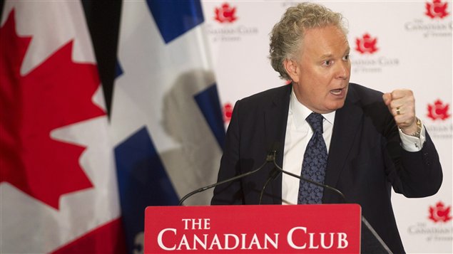 Jean Charest devant le Canadian Club de Toronto