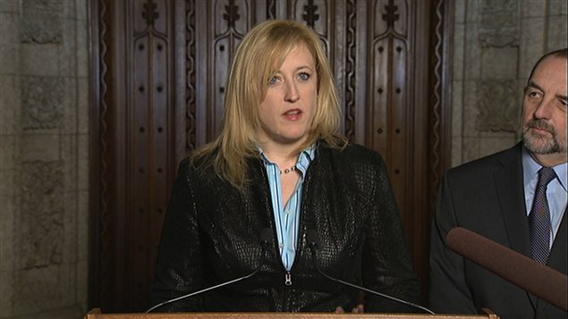 La ministre Lisa Raitt