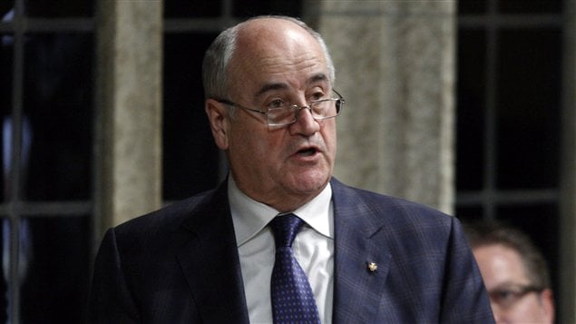Le ministre associé de la Défense, Julian Fantino, en comité à la Chambre des communes, mardi.