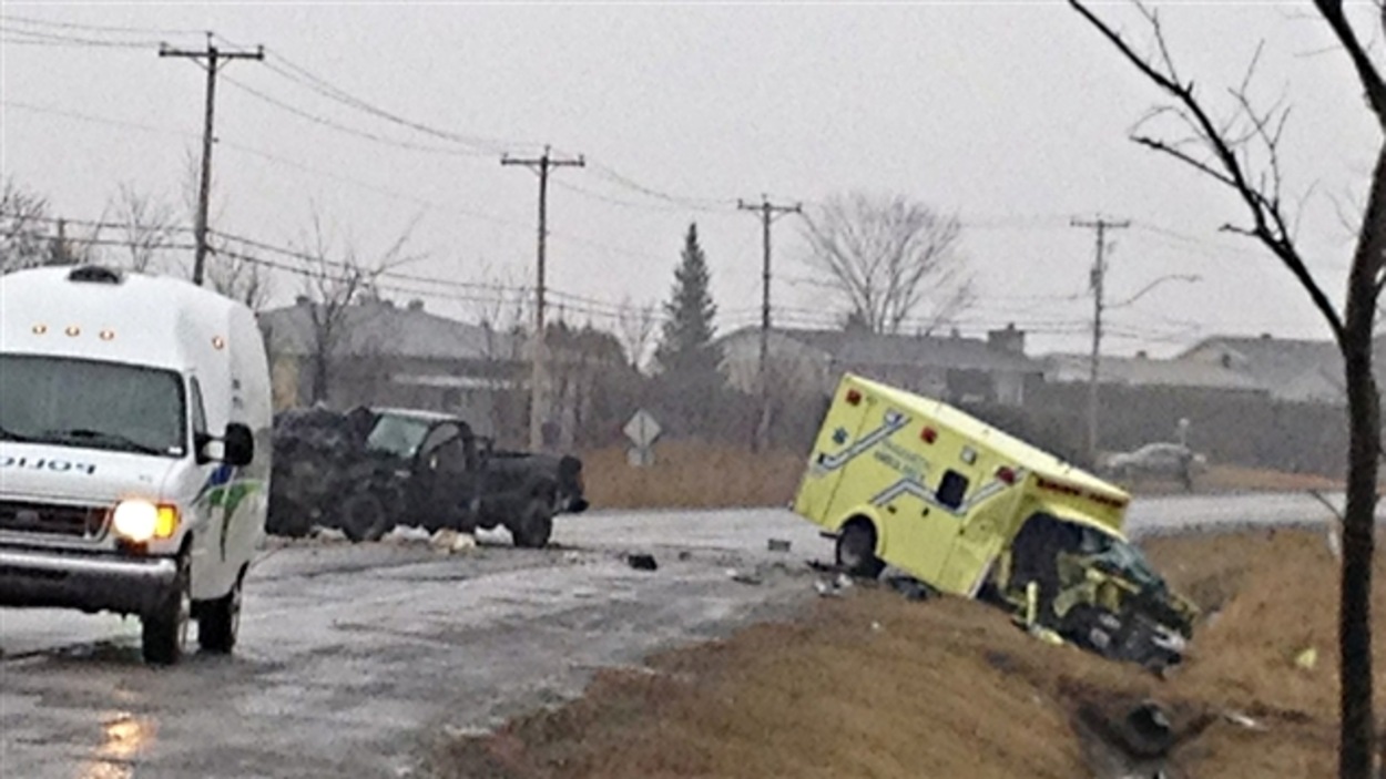 Un accident fait cinq blessés sur le boulevard Maloney RadioCanada