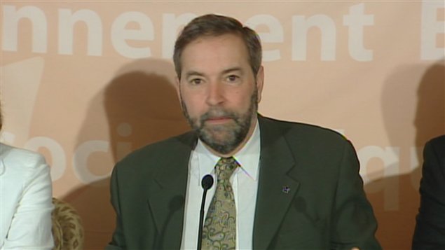 Le candidat à la direction du NPD Thomas Mulcair en conférence de presse à Toronto