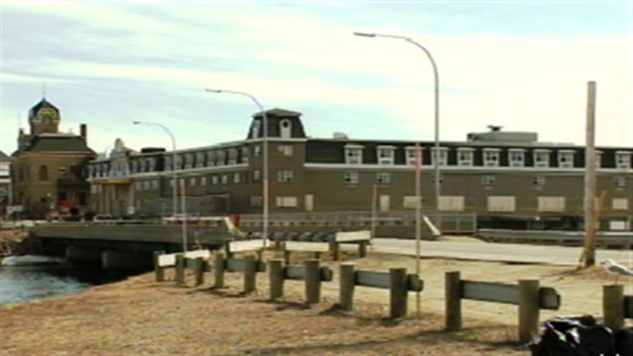 La Transformation De L Hotel Chateau Bathurst Est Bien Accueillie Radio Canada Ca