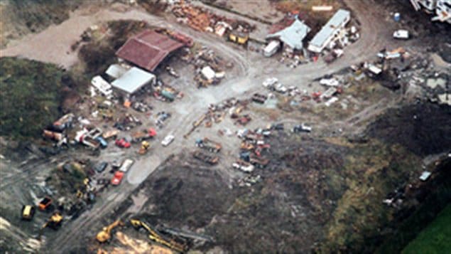 Vue aérienne des recherches sur la propriété de Robert Pickton