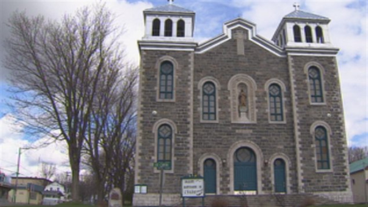 Travaux à l'église de SainteGenevièvedeBatiscan l'aide de la