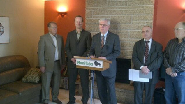 Le premier ministre du Manitoba, Greg Selinger, lors de l'annonce d'un programme d'aide financière pour la rénovation éco-énergétique