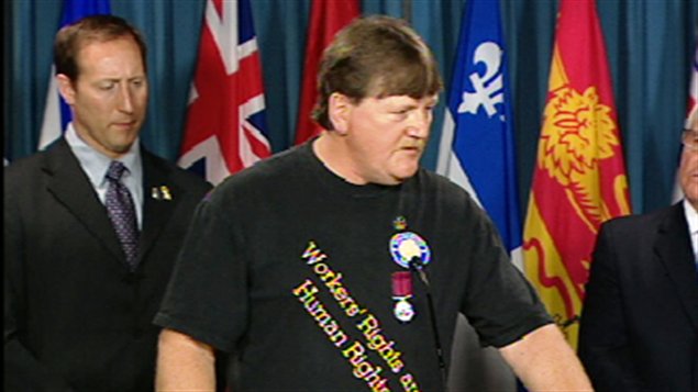 Peter MacKay, Vernon Thériault