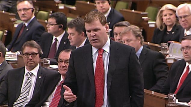 Le ministre des Affaires étrangères John Baird