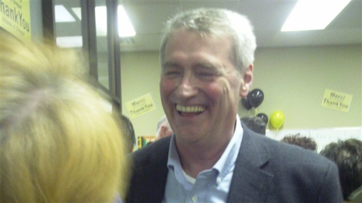 Yvon Lapierre effectue un retour à l'hôtel de ville de Dieppe RadioCanada