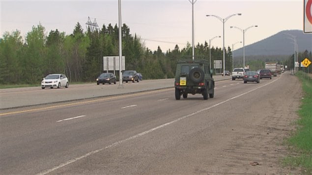 Le prolongement de l'autoroute Henri-IV qui va de l'avenue Industrielle jusqu'à Shannon s'appellera désormais « route de la Bravoure ».