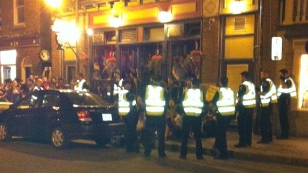 Les arrestations ont eu lieu dans le quartier Saint-Jean-Baptiste en face de ce bar de la rue Saint-Jean.