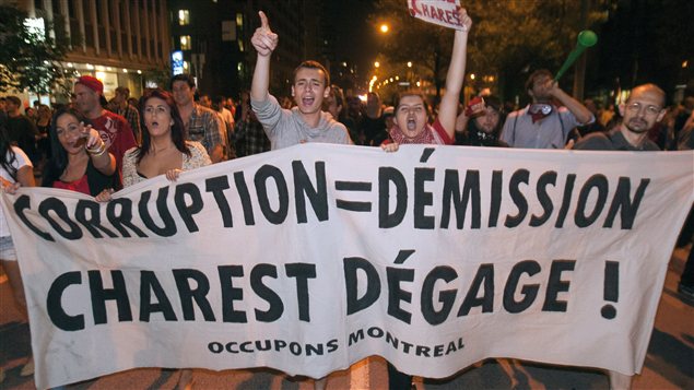 Des manifestants dans les rues de Montréal, mercredi soir.