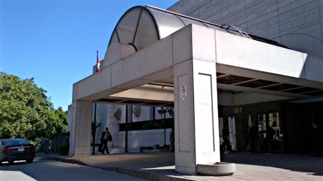À Ottawa, le juge Michel Charbonneau commence à entendre un premier témoin au procès de Jacques Mungwarere.