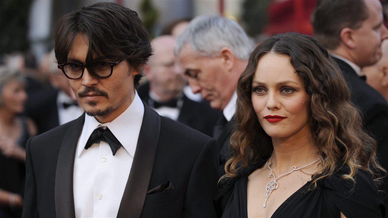 Johnny Depp et Vanessa Paradis se séparent après 14 ans de vie commune |  Radio-Canada