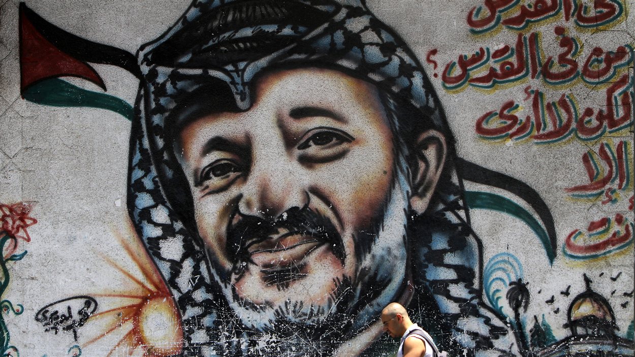 Mort d'Arafat : les Palestiniens accusent Israël | Radio-Canada