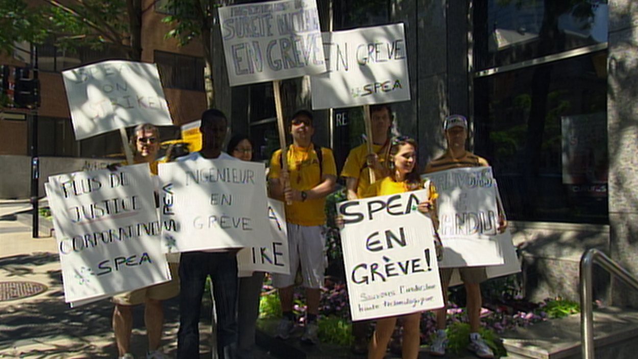 Manifestation d'employés de Candu Énergie, à Montréal, lundi