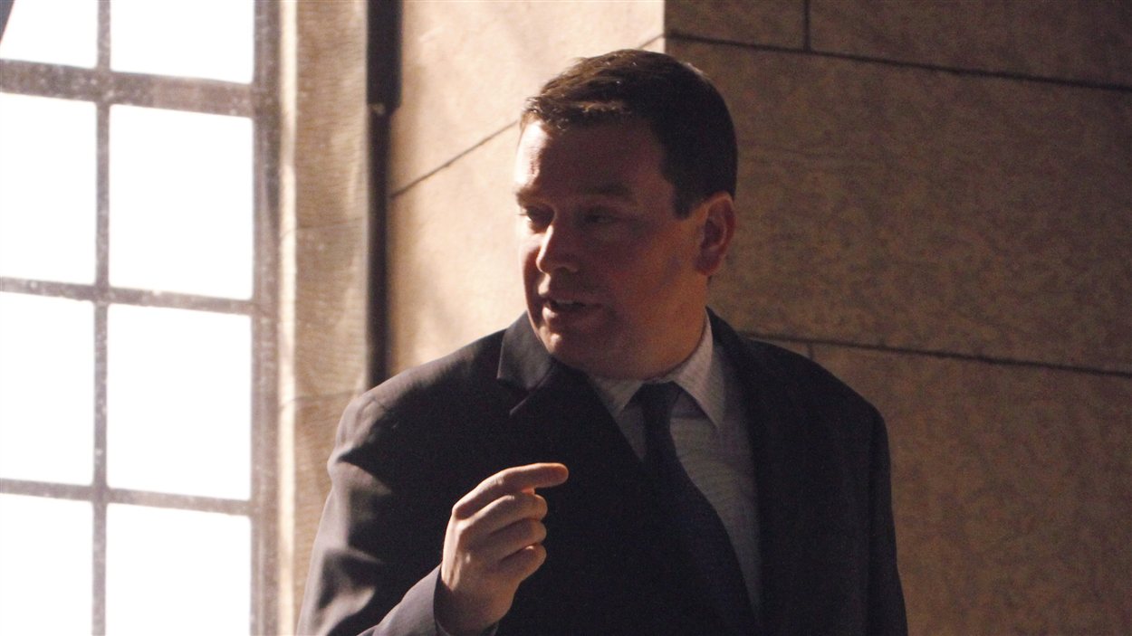 Christian Paradis se rend à la Chambre des Communes, le 27 mars 2012.