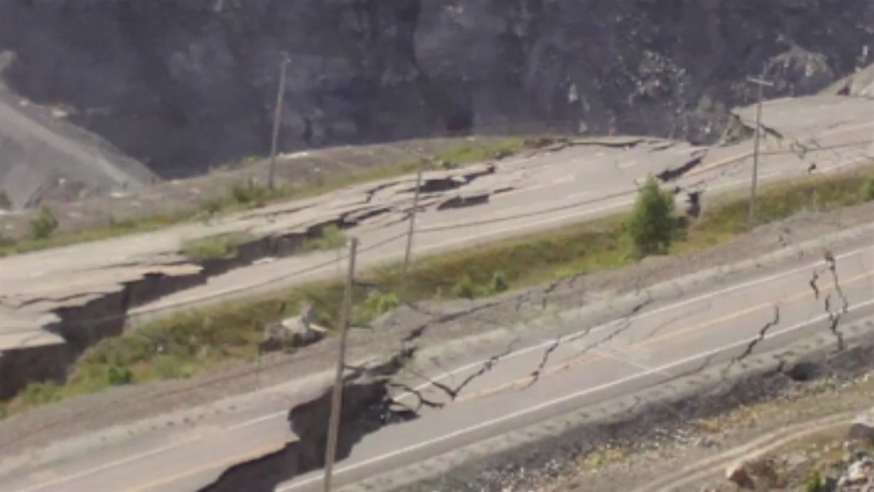 Manifestation à Thetford Mines pour la route 112 RadioCanada