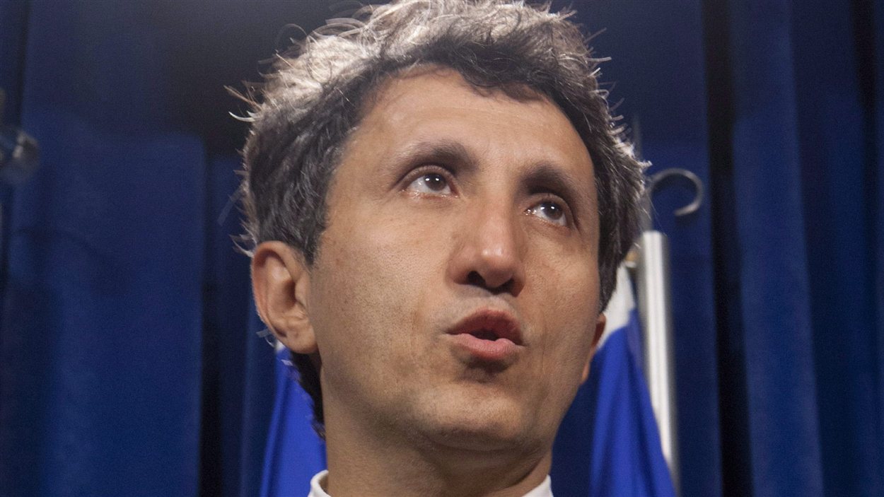 Québec, le 15 juin 2012 – Le député Amir Khadir, représentant Québec solidaire à l’Assemblée nationale, faisant son bilan de la session parlementaire.