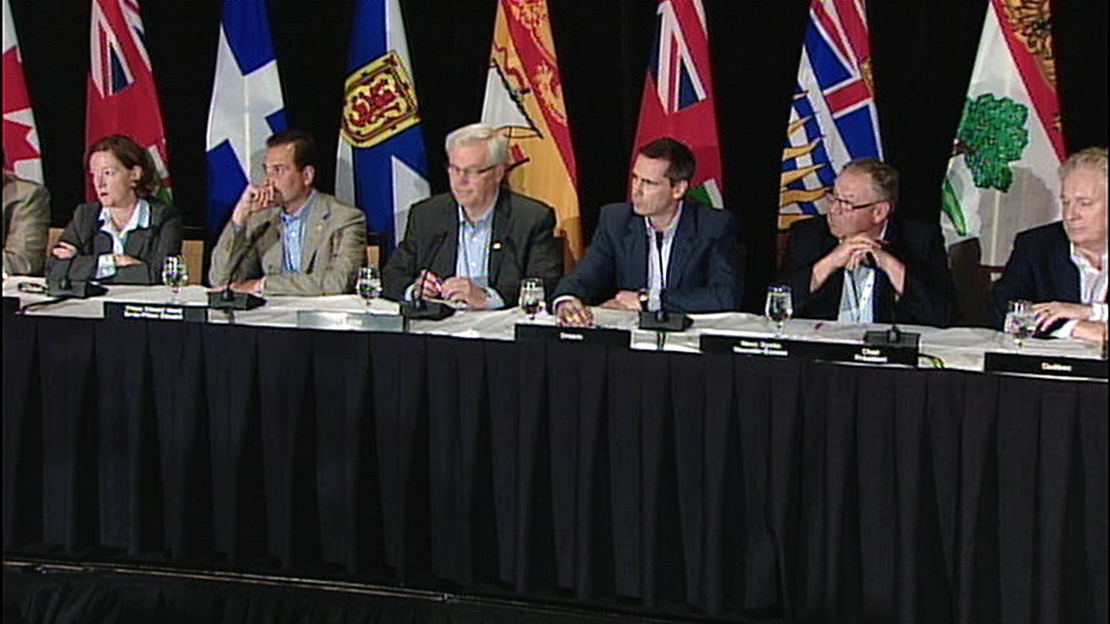Les premiers ministres canadiens font le bilan du Conseil de la fédération à Halifax.