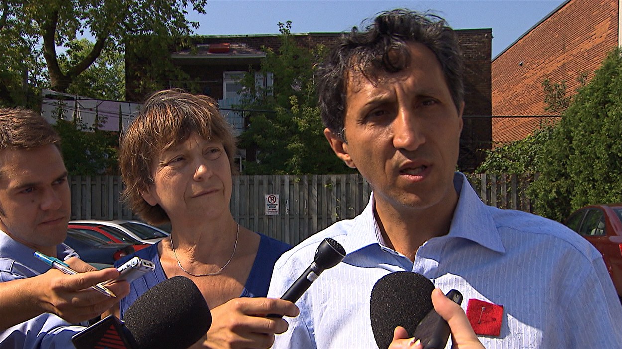 Les porte-paroles de Québec solidaire, Françoise David et Amir Khadir, invitent les partis politiques québécois à adopter une série de mesures sur le financement des caisses électorales.