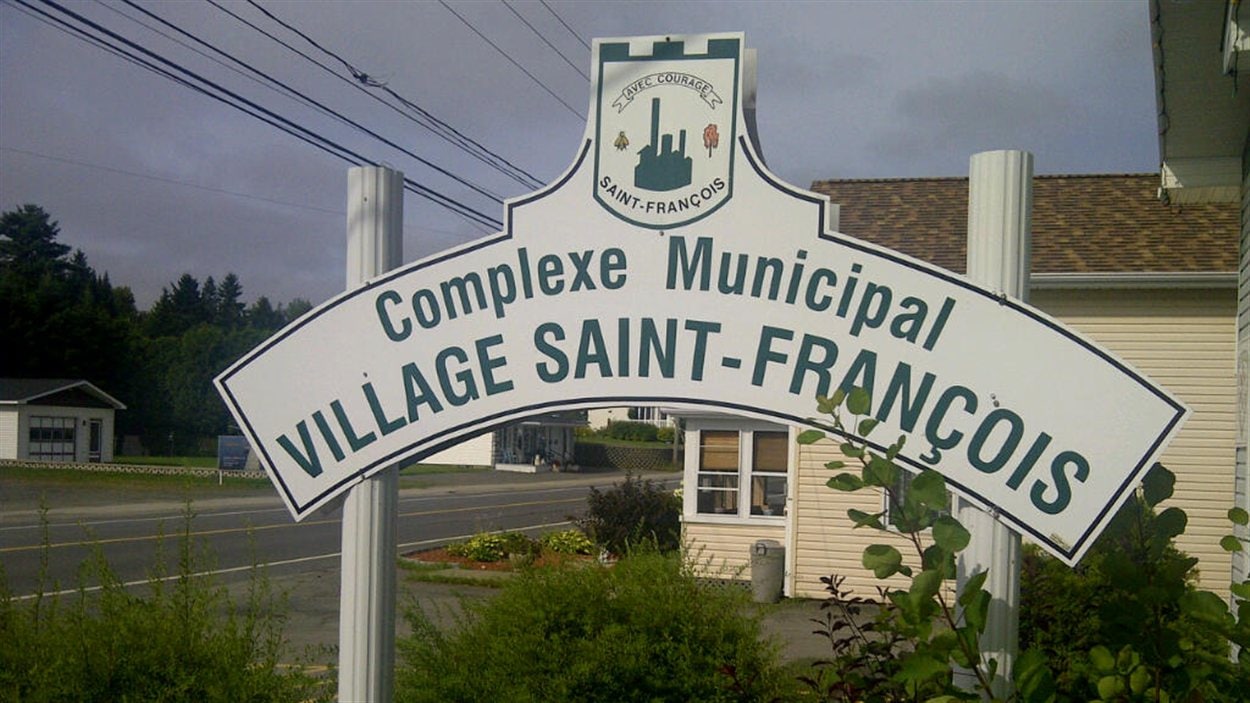 Les élus du HautMadawaska croient au regroupement communautaire RadioCanada