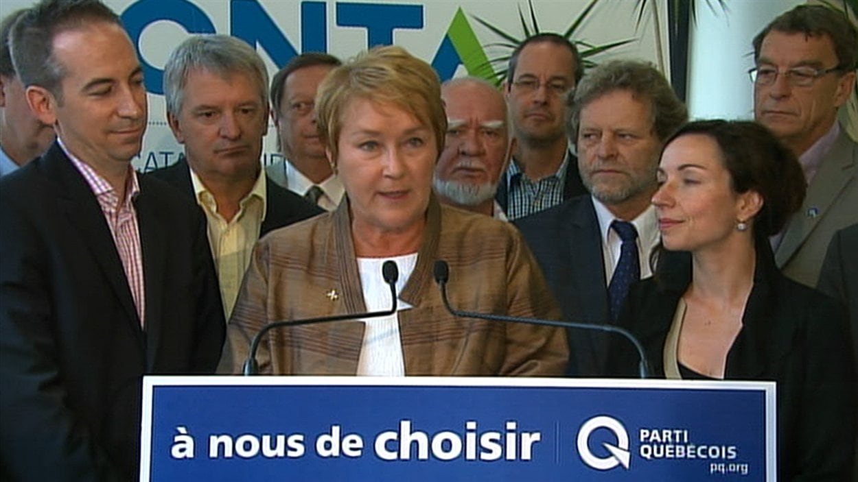 Pauline Marois a dévoilé ses engagements en matière de transports à Saint-Jérôme, en compagnie de plusieurs candidats péquistes.