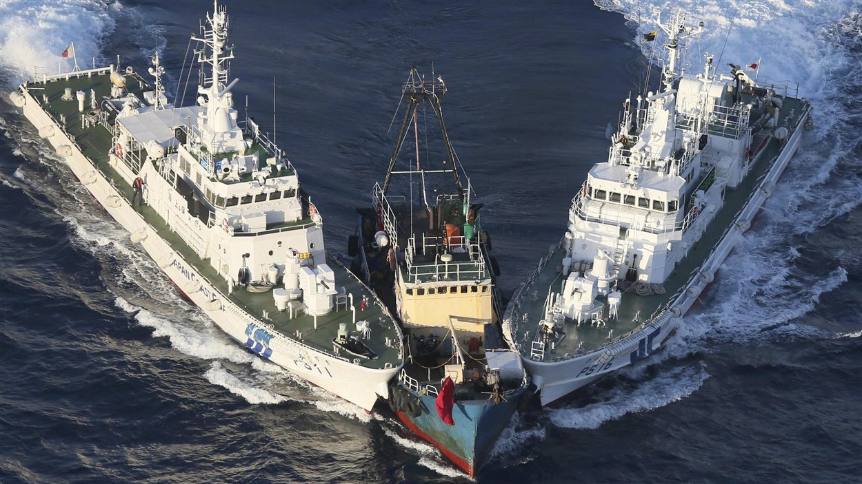 Le bateau des activistes prochinois intercepté par les garde-côtes japonais le 15 août en mer de Chine