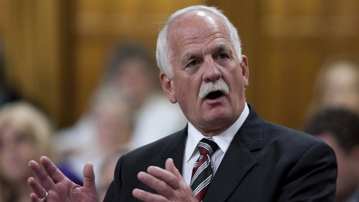 Le ministre de la Sécurité publique Vic Toews