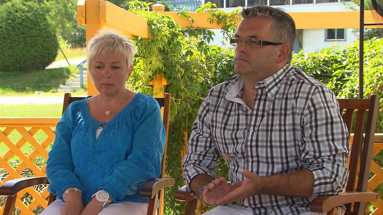 Les parents des victimes, Linda et Carl Bélanger