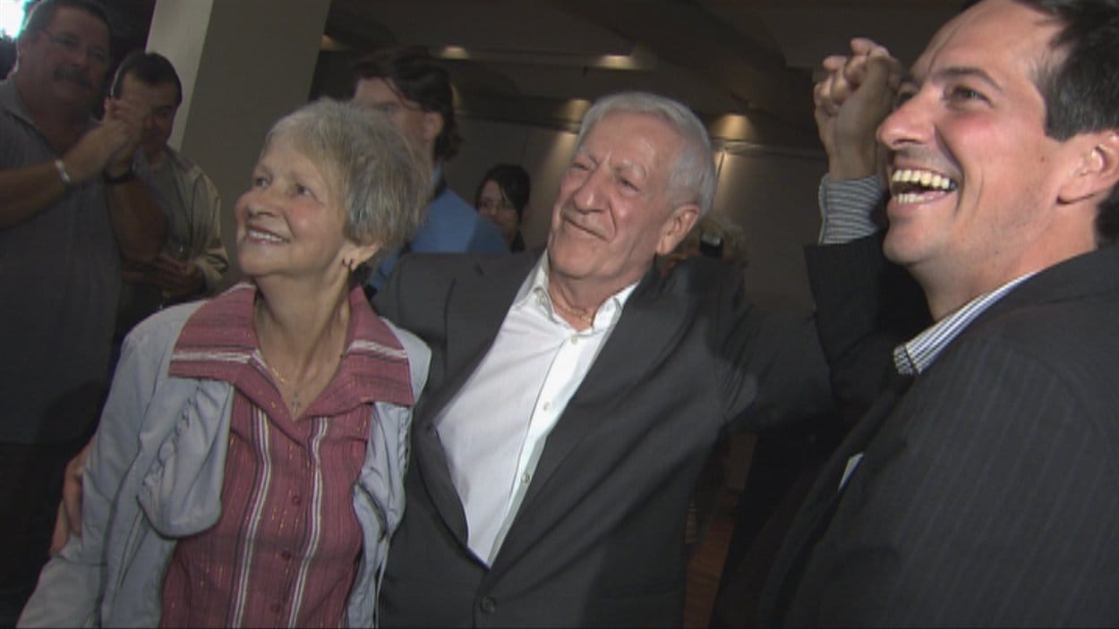 Le député de Chicoutimi, Stéphane Bédard, avec son père, l'ex-ministre de la Justice, Marc-André Bédard.