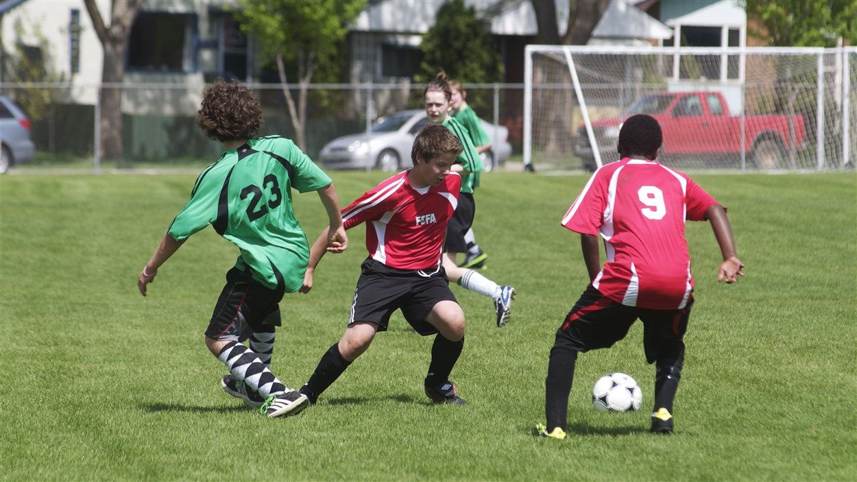 Des jeunes en action aux Jeux francophones de l'Alberta, en 2012