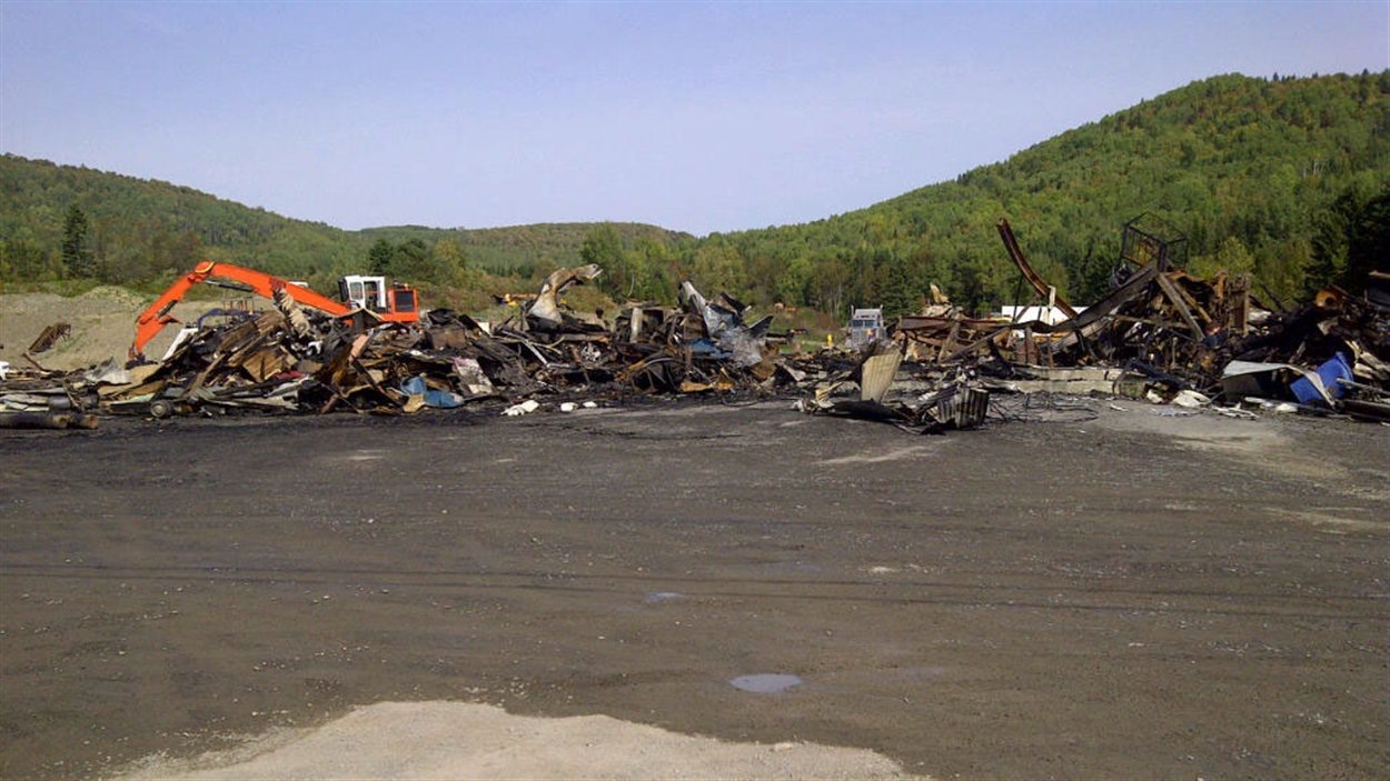 LacauSaumon le feu ravage Les entreprises Léopold Bouchard Radio