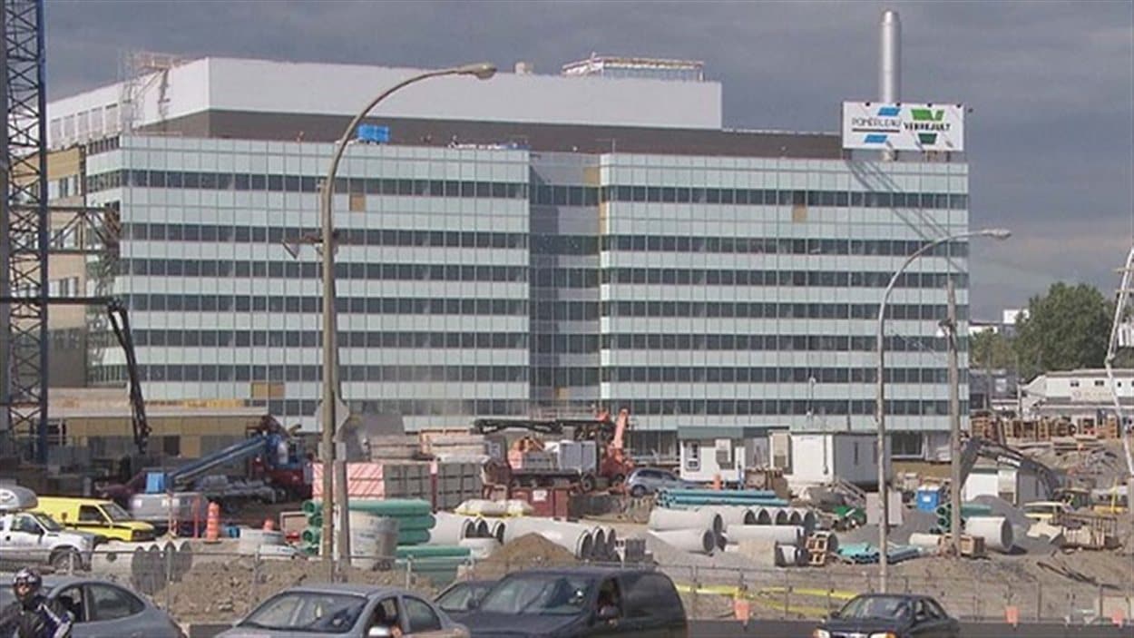 Le CUSM en construction