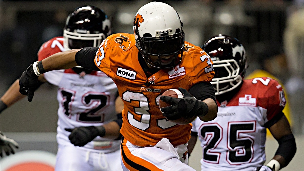 Andrew Harris contre les Stampeders de Calgary