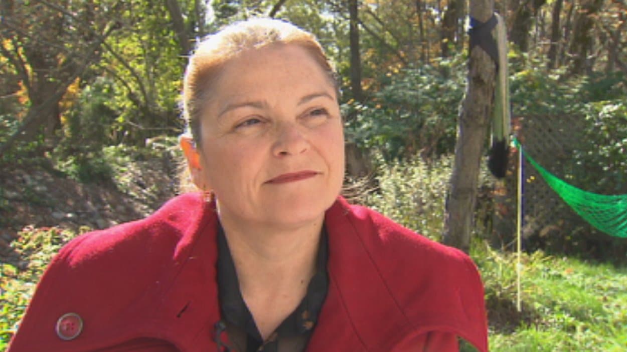 Kathya Heppell compte poursuivre Hydro-Québec si la société d'État va de l'avant avec l'installation de compteurs intelligents.