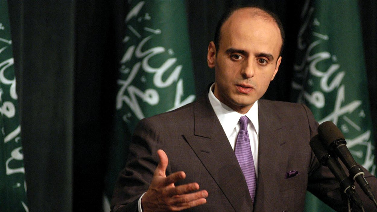 L'ambassadeur de l'Arabie saoudite aux États-Unis, Adel Al-Jubeir, lors d'une conférence de presse en 2003.