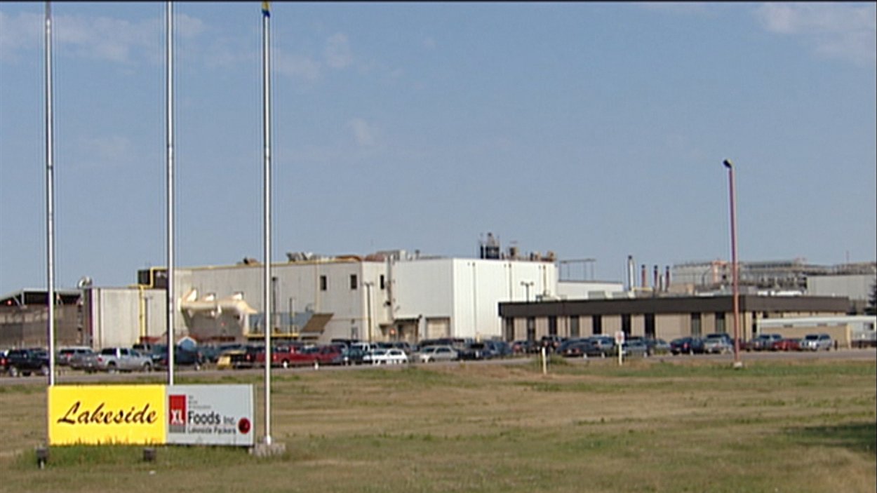 Les installations de la compagnie XL Foods à Brooks en Alberta permettent l'abattage de quatre mille bovins par jour.