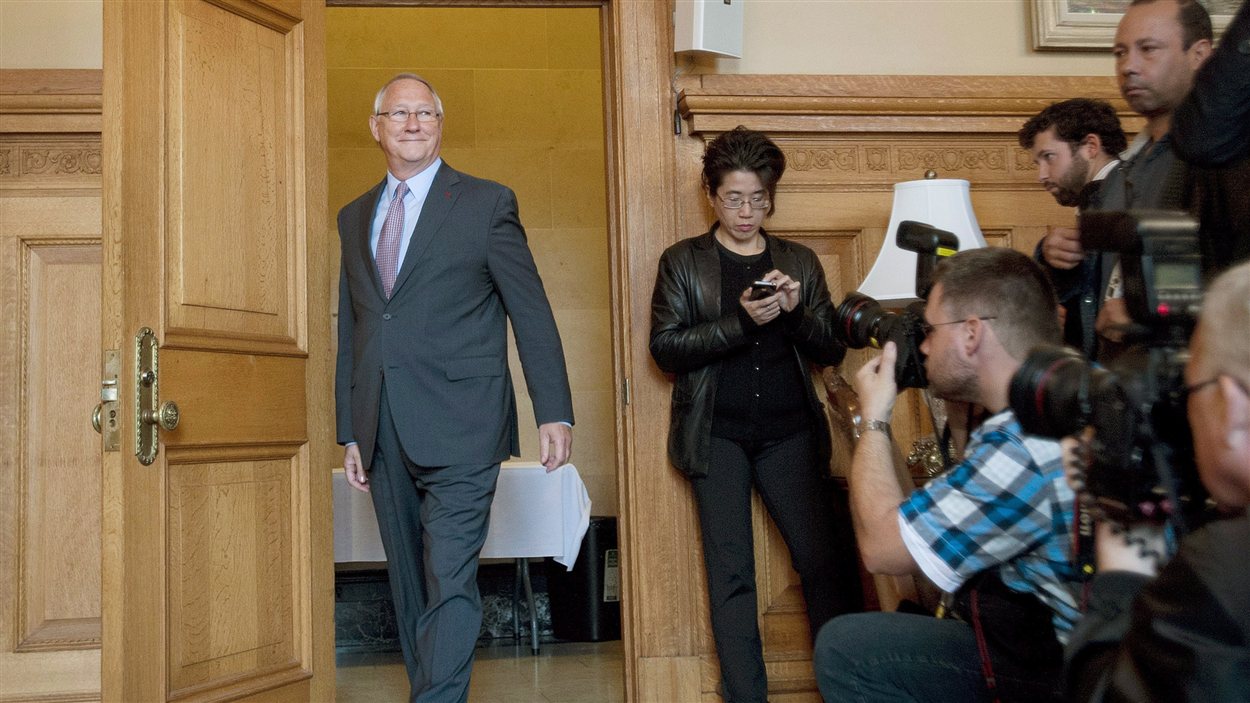 Le maire de Montréal Gérald Tremblay avant une conférence de presse