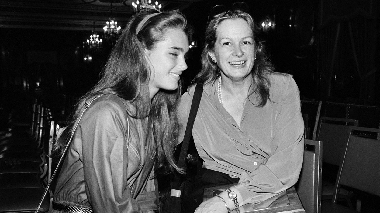 La mère et ex-agente controversée de Brooke Shields est décédée |  Radio-Canada