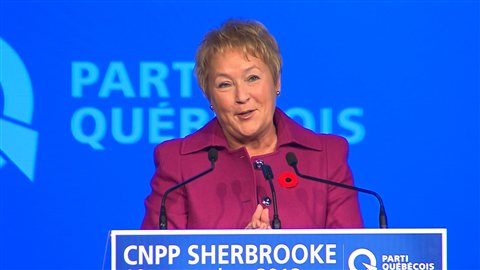Pauline Marois livrant un discours à la conférence nationale des présidentes et des présidents du Parti québécois, samedi, à Sherbrooke.