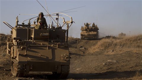 Un exercice militaire israélien sur la partie du plateau du Golan contrôlé par Israël.