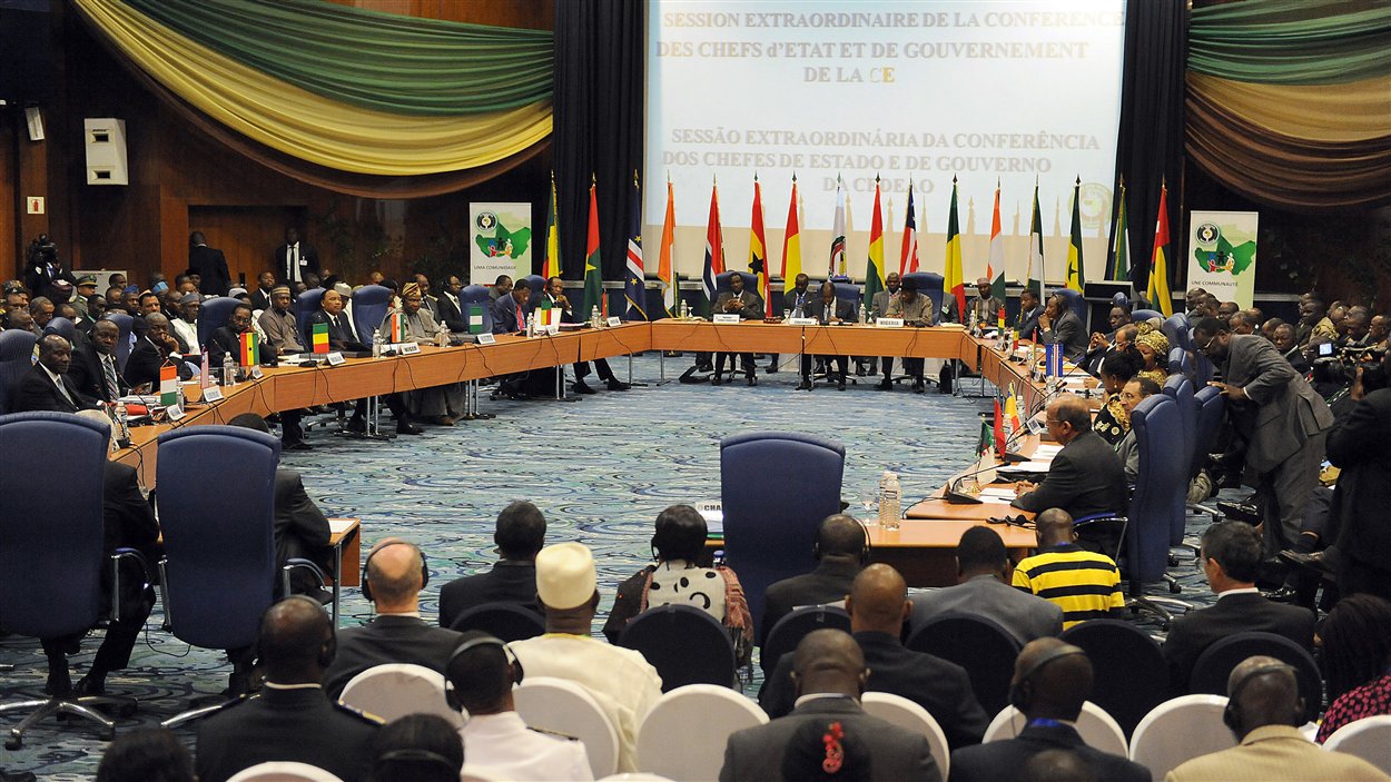 Sommet réunissant les dirigeants des pays membres de la CEDEAO et de quelques autres pays africains à Abuja, au Nigeria.