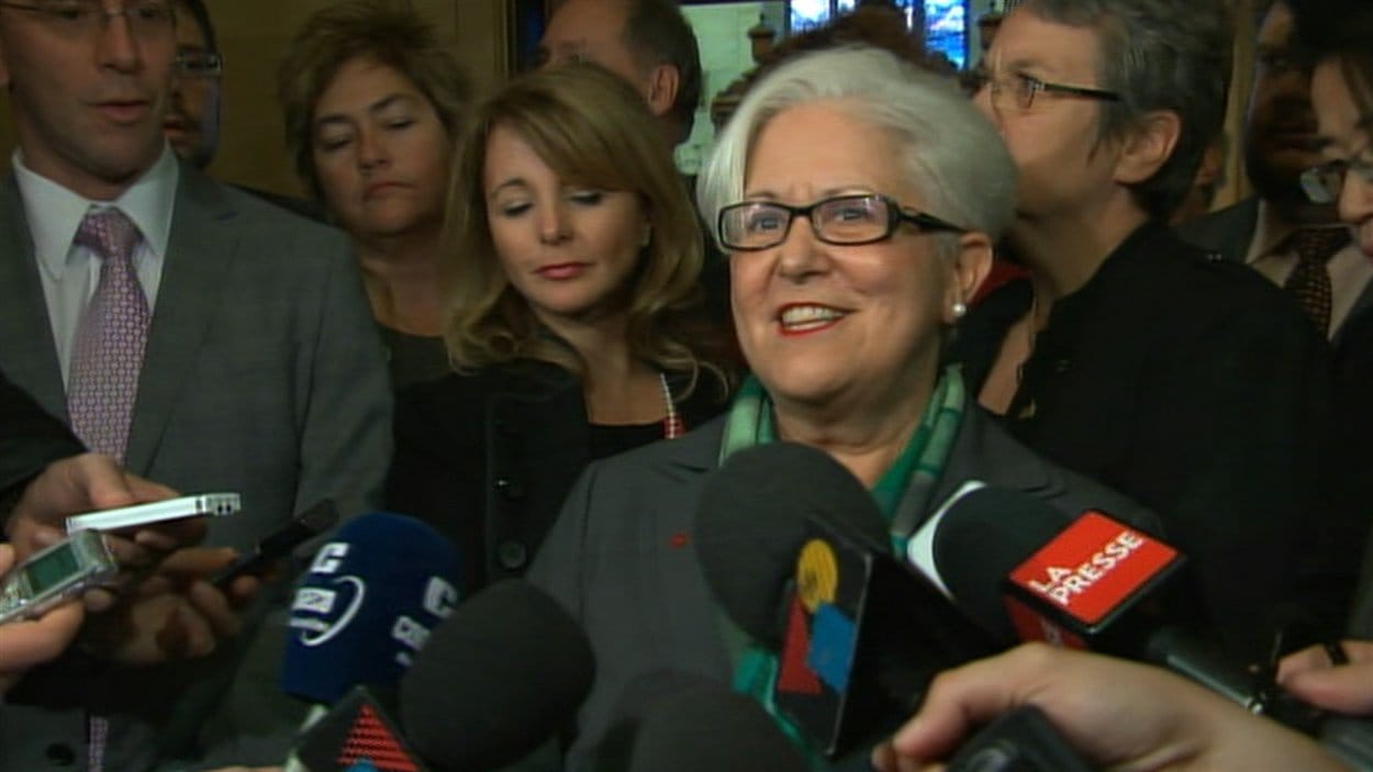 Louise Harel en point de presse après l'élection de Michael Applebaum