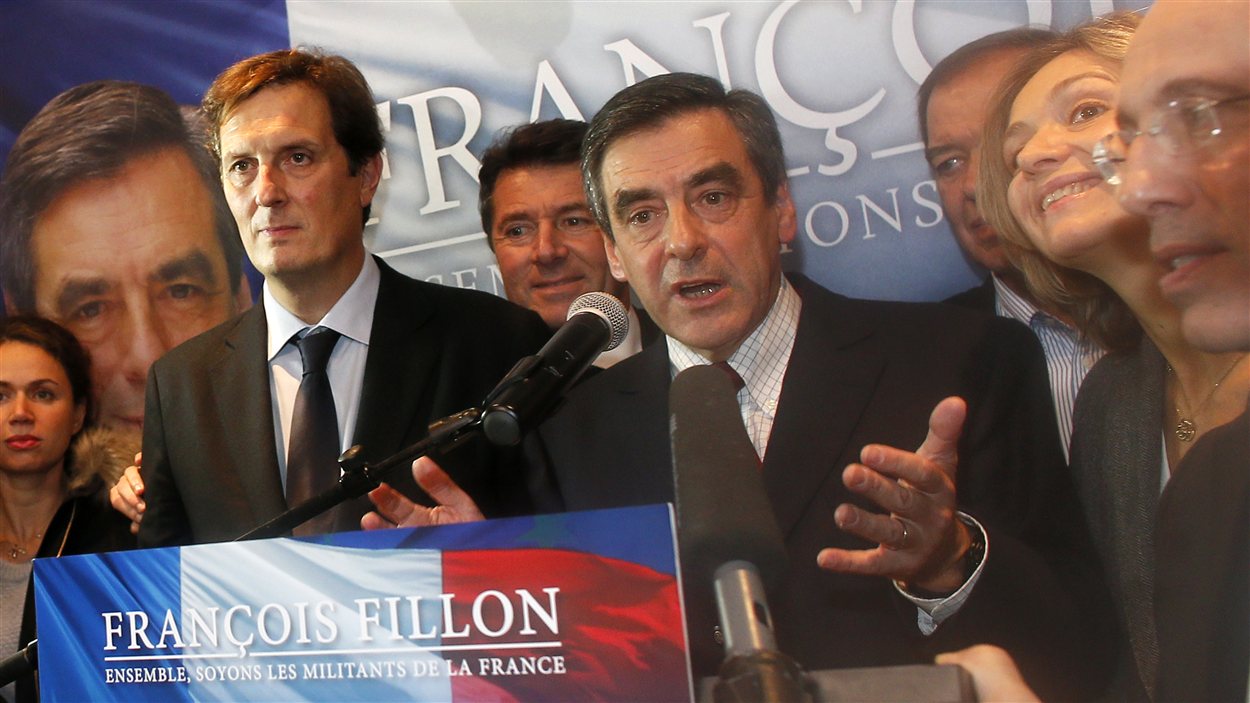 François Fillon réclame la victoire à la présidence de l'UMP.
