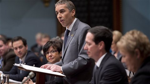 Le ministre Nicolas Marceau présente son budget à l'Assemblée nationale.